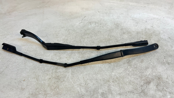 Tesla Model 3 Left & Right Windshield Wiper Arms 1621687-00-A / 1621685-00-A