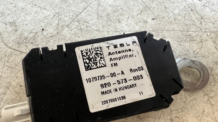 TESLA MODEL 3 ANTENNA AMPLIFIER 1079735-00-A