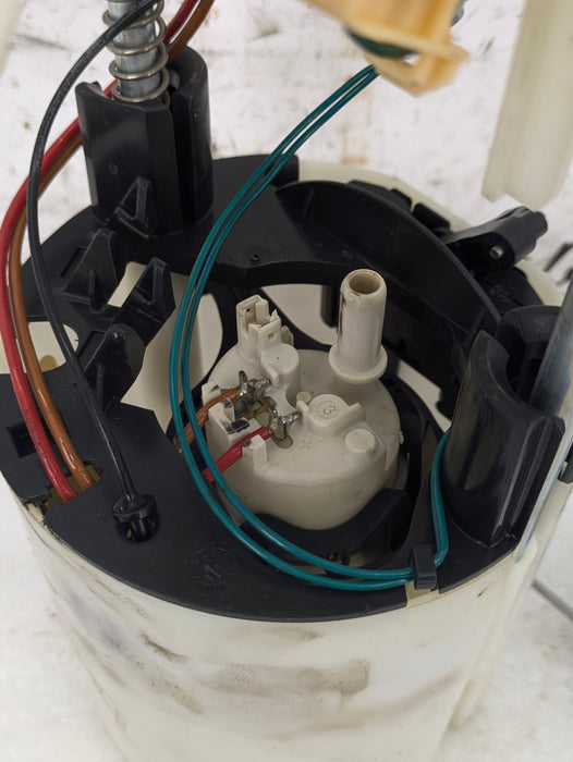 BMW E90 E91 E92 E93 335xi 330xi 328xi 325xi 323i Low Pressure Fuel Pump LPFP Assembly 6765717/16147163298