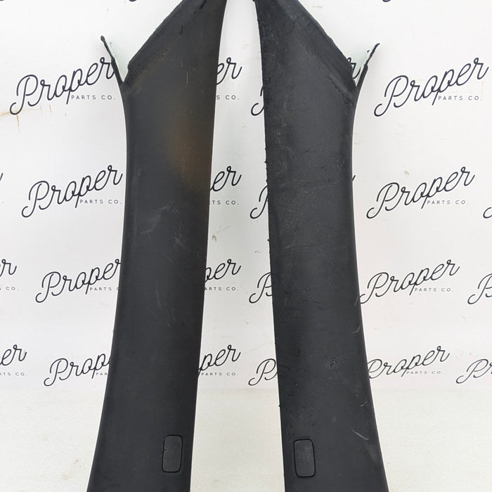 2021 Volvo V60 T6 R-Design Left & Right Black A Pillar Trim Set 31479191/31479193