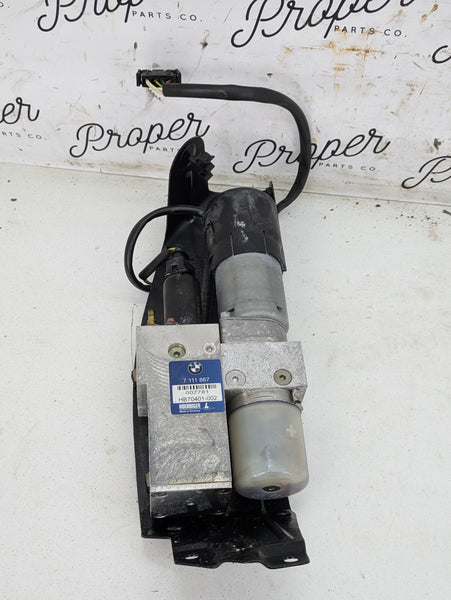 BMW E61 530xi 535xi 525xi Wagon Rear Hatch Trunk Hydraulic Lift Pump 7111867