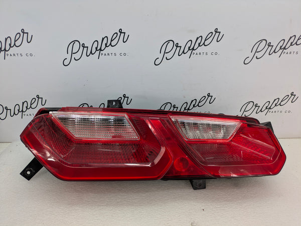 Chevrolet C7 Corvette Stingray Rear Left/Driver Side Tail Light 23170469 *DAMAGED*