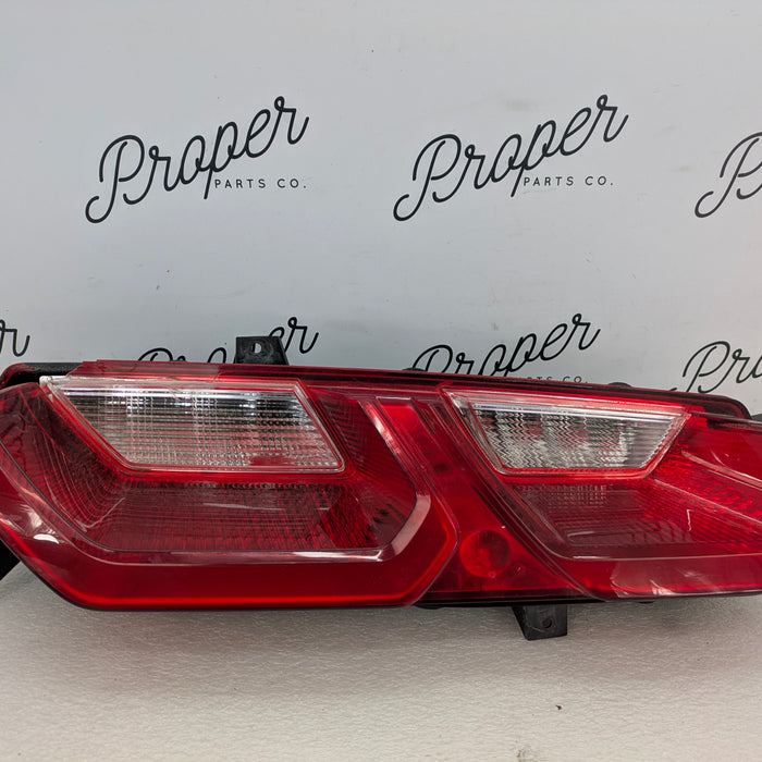 Chevrolet C7 Corvette Stingray Rear Left/Driver Side Tail Light 23170469 *DAMAGED*