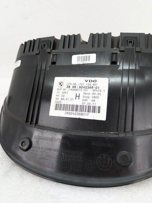 BMW E90 E92 E93 335xi 335i Instrument Gauge Cluster Speedometer KPH 9242368