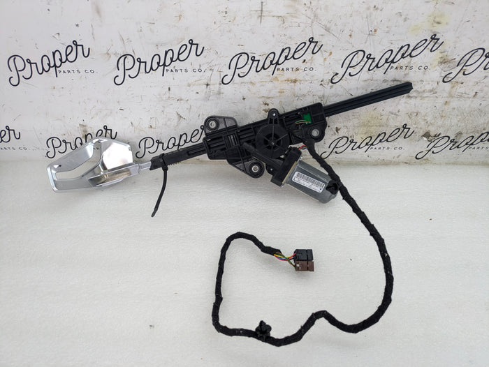 BMW G22 430ix Coupe Left/Driver Side Seatbelt Handover Feeder Motor Assembly 5A05245