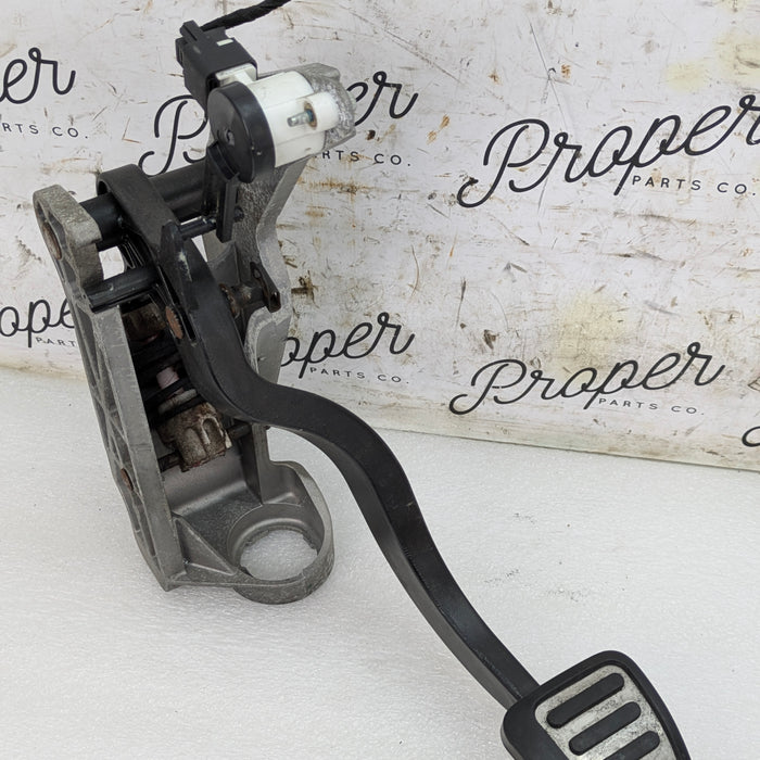 Chevrolet C7 Corvette Stingray Z51 Manual Transmission Clutch Pedal Assembly 22934028