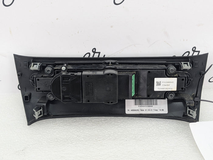 2021 Volvo V60 T6 R-Design Radio Control Panel W/Hazard Lights & Defroster Button 31398845