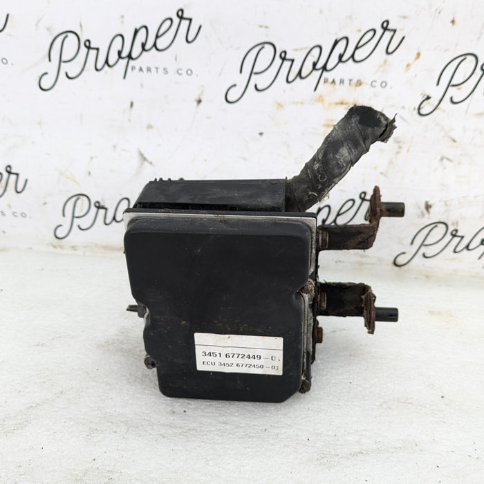 BMW E60 E61 530xi 525xi 530xd ABS Anti Lock Brakes Pump Module 6772449