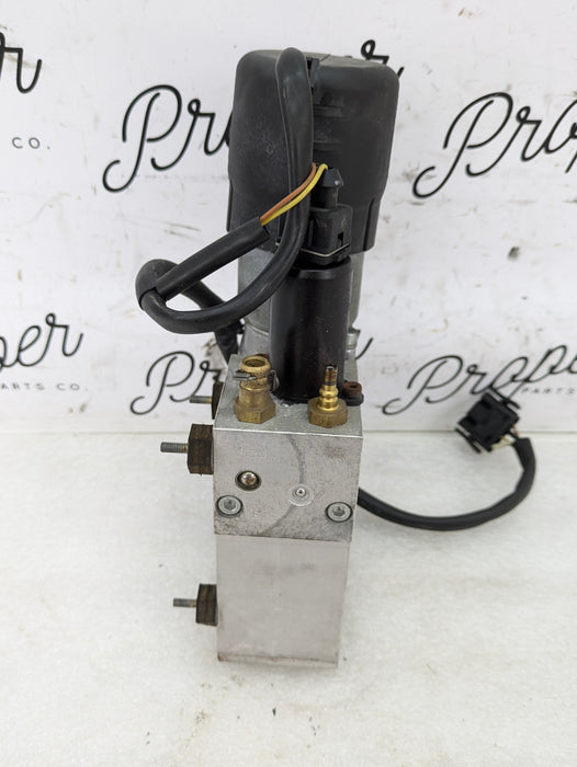 BMW E61 530xi 525xi 535xi Wagon Rear Hatch Trunk Hydraulic Lift Pump 7111867