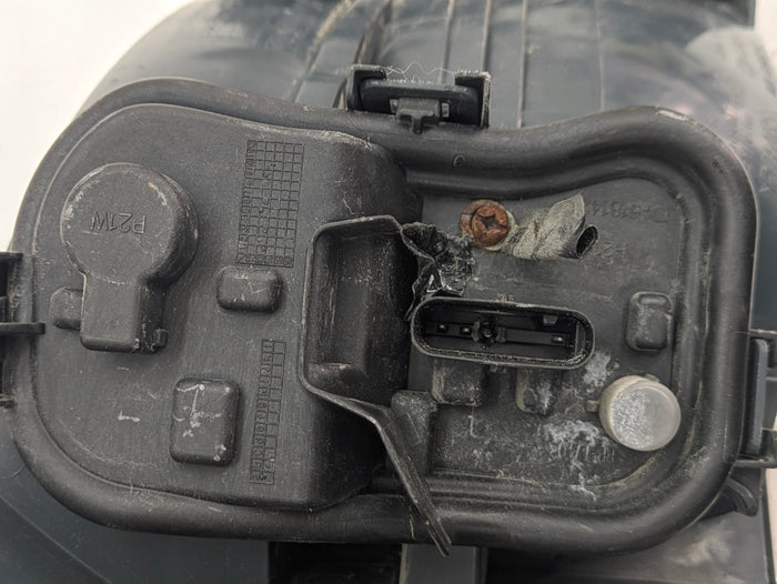 BMW F32 F33 F36 435xi 428xi 440xi 430xi Pre-LCI Right/Passenger Side Outer Tail Light 7296100 *NOTE*