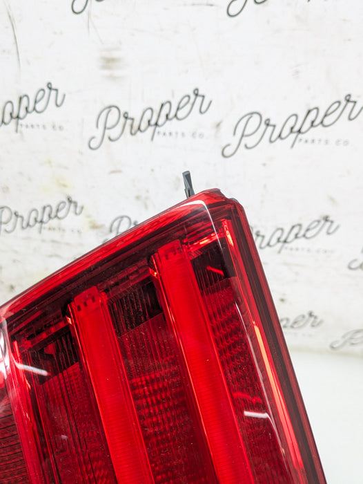 BMW F32 F36 F33 435xi 428xi 440xi 430xi Pre-LCI Right/Passenger Side Outer Tail Light 7296099 *DAMAGED*