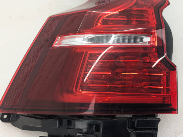 2021 Volvo V60 T6 R-Design Rear Left/Driver Side Outer Tail Light 32291360