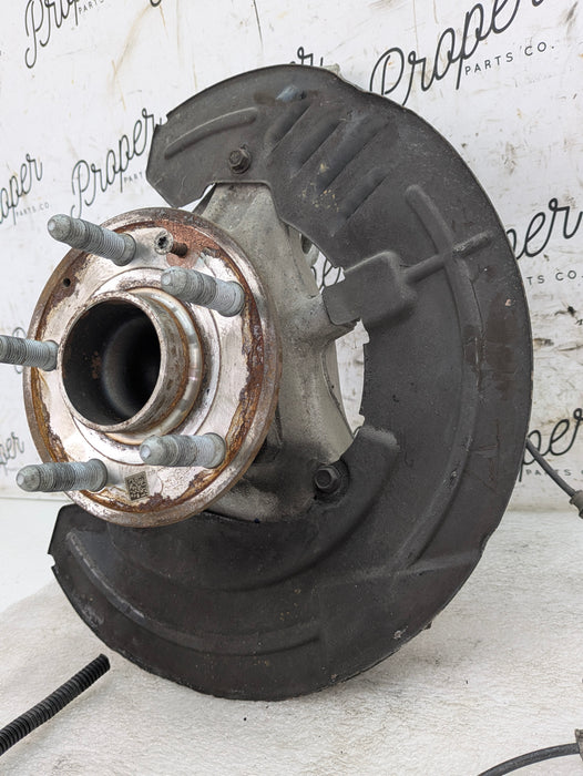 2018 Chevrolet 6th Gen Camaro 2SS Front Right/Passenger Side Hub/Knuckle/Spindle Assembly 13544842/84169867