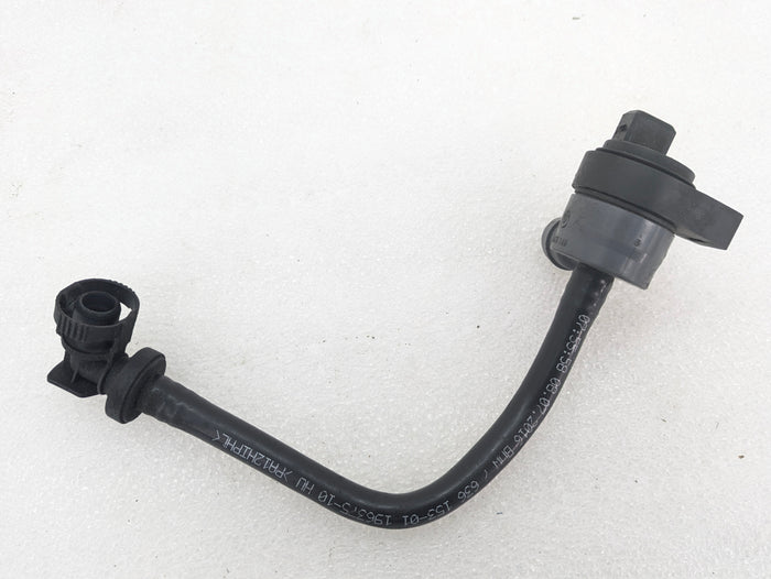 BMW E90 3 Series Fuel Tank Ventilation Hose & Valve 7636153