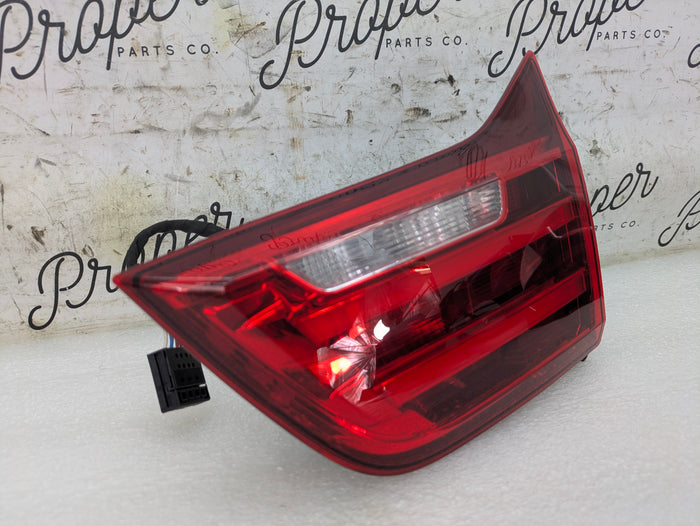 BMW F32 F36 F33 435xi 428i 440i 428i Pre-LCI Right/Passenger Side Inner Tail Light 7296102