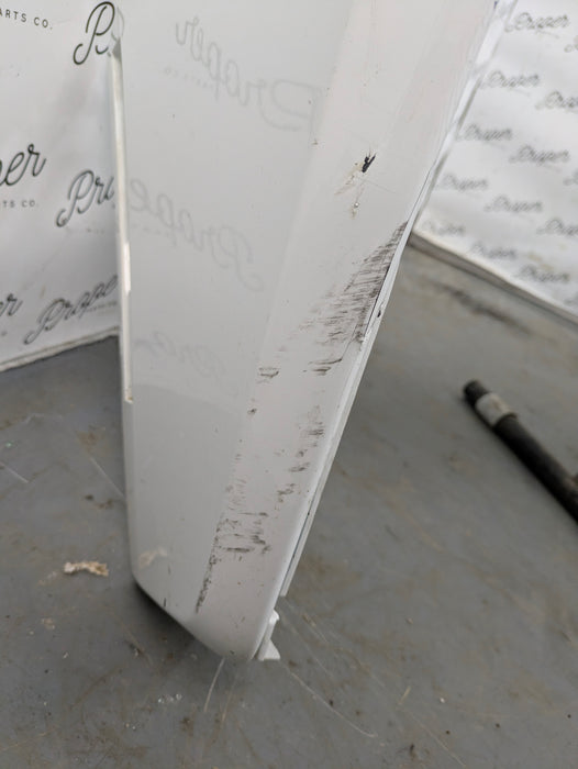 Chevrolet C7 Corvette Stingray Upper Rear Bumper Cover Arctic White (G8G) 84139444/84411653 *DAMAGED*
