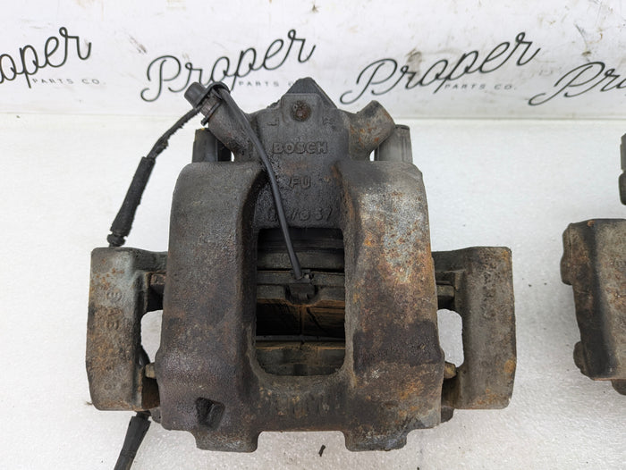 BMW F22 F23 228xi 230xi 228i 230i Front Left/Right Brake Caliper Set 34116857687/34116857688