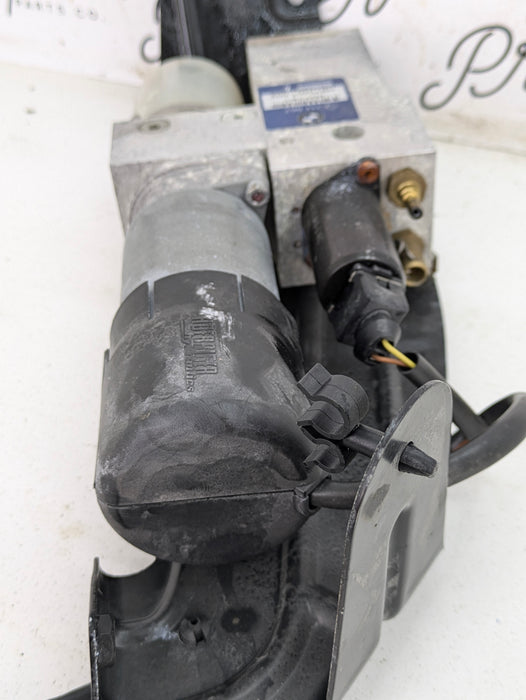 BMW E61 530xi 535xi 525xi Wagon Rear Hatch Trunk Hydraulic Lift Pump 7111867