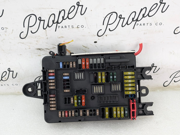 BMW F30 F34 F31 F32 F33 F36 3 & 4 Series Trunk Power Distribution Fuse Box 9261110