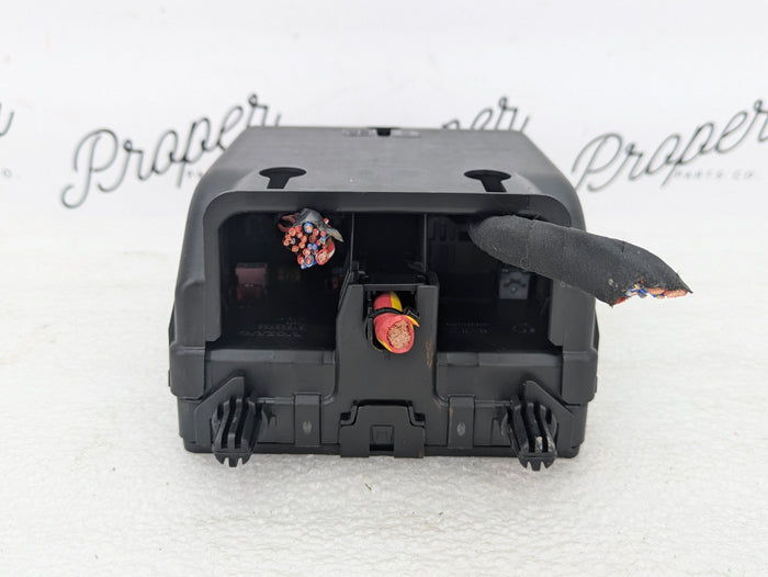2021 Volvo V60 T6 R-Design Interior Cabin Fuse Relay Box Block Module 32142591