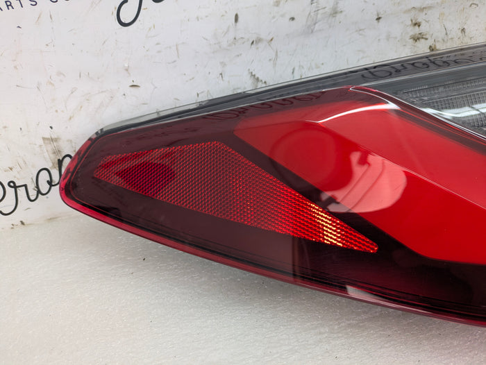 BMW G22 G26 430ix M440ix G82 M4 Pre-LCI Rear Left/Driver Side Outer LED Tail Light Assembly 63217477605
