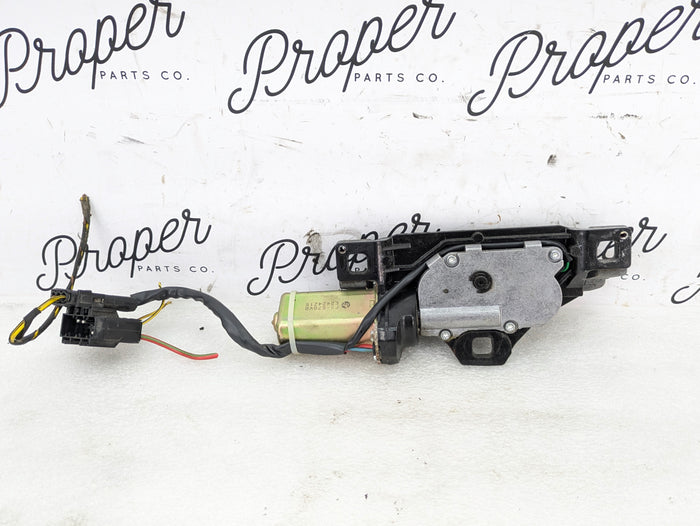 BMW E61 530xi 550i 545i 525xi Wagon Rear Trunk Lid Tailgate Power Lock 7114613