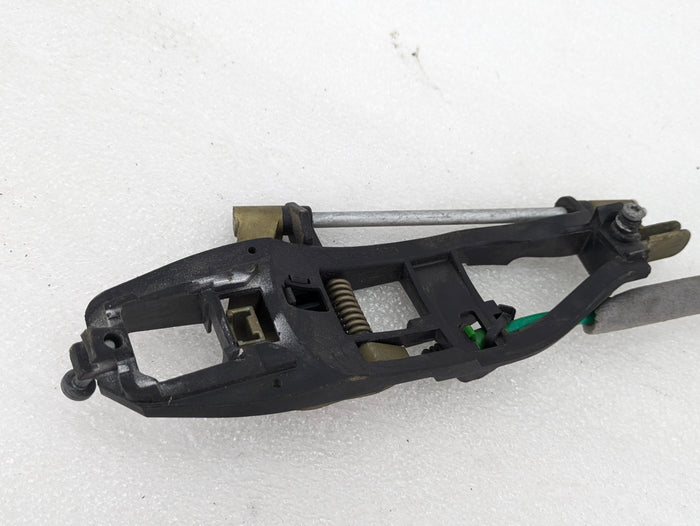 BMW E46 330i 328i 325i 323i Sedan/Wagon Right Front Door Lock Actuator & Handle Carrier