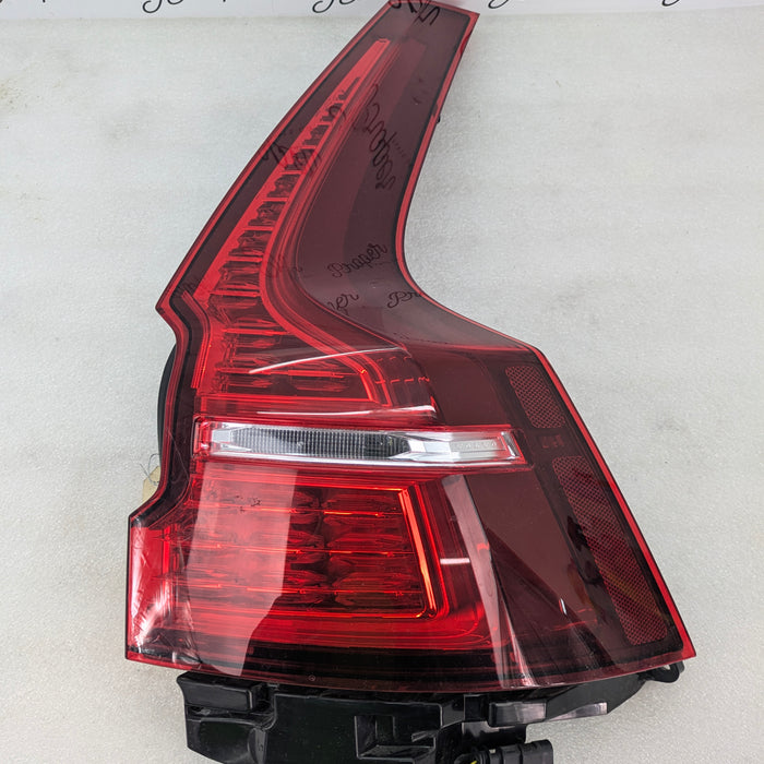 2021 Volvo V60 T6 R-Design Rear Right/Passenger Side Outer Tail Light 32291361