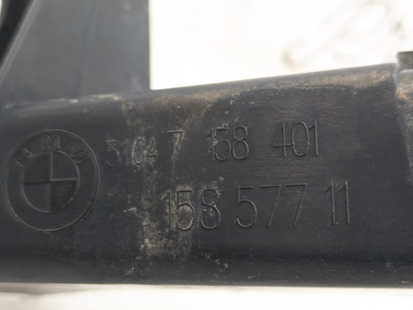 BMW E90 E91 335xi 335d 328xi 323i LCI Left/Driver Side Headlight Mounting Bracket 7138401