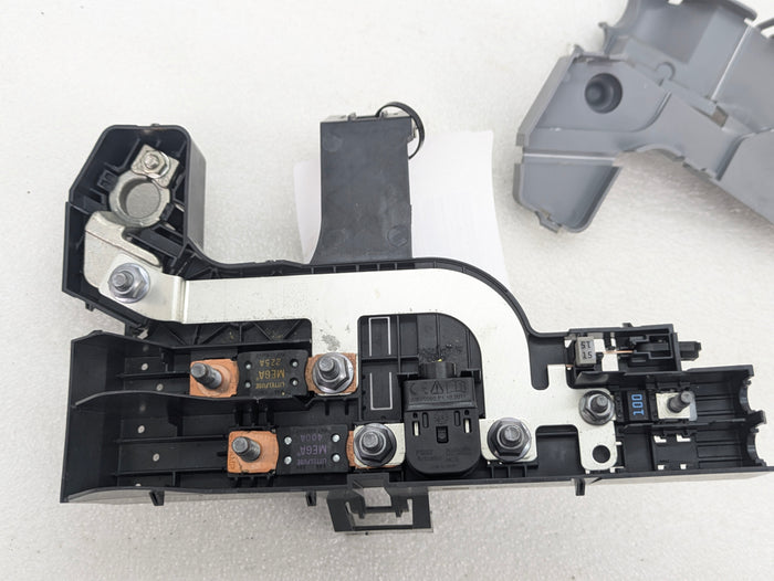 2021 Volvo V60 T6 R-Design Battery Fuse Box Positive Terminal 31473767