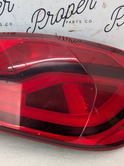 BMW F36 F32 F33 F82 F83 440xi 430xi M4 LCI LED Rear Right/Passenger Side Outer Tail Light 8496526