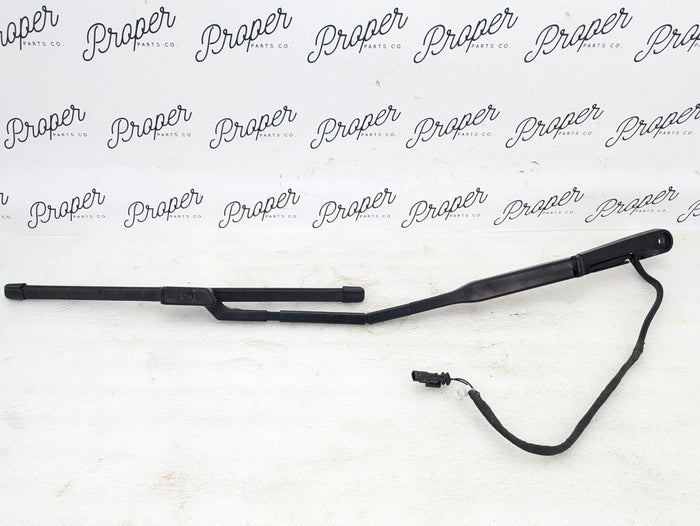 2021 Volvo V60 T6 R-Design Front Left/Right Windshield Wiper Arm Set W000096128/W000092558
