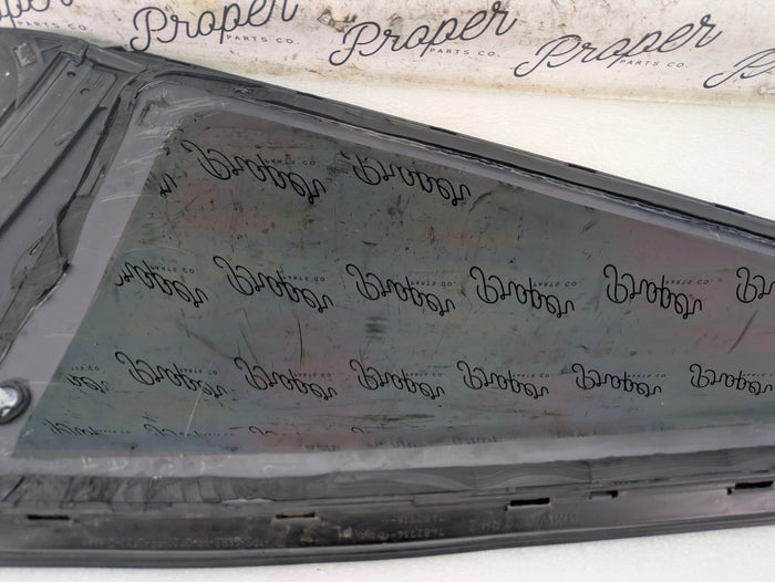 BMW G22 E82 430ix M440ix M4 Right/Passenger Side Rear Quarter Window Glass 7482714/7482712 *DAMAGED*