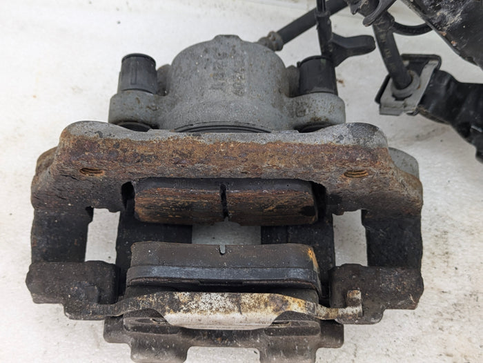 BMW F22 F23 228xi 228i 230i 230xi Front Left/Right Brake Caliper Set 34116857687/34116857688