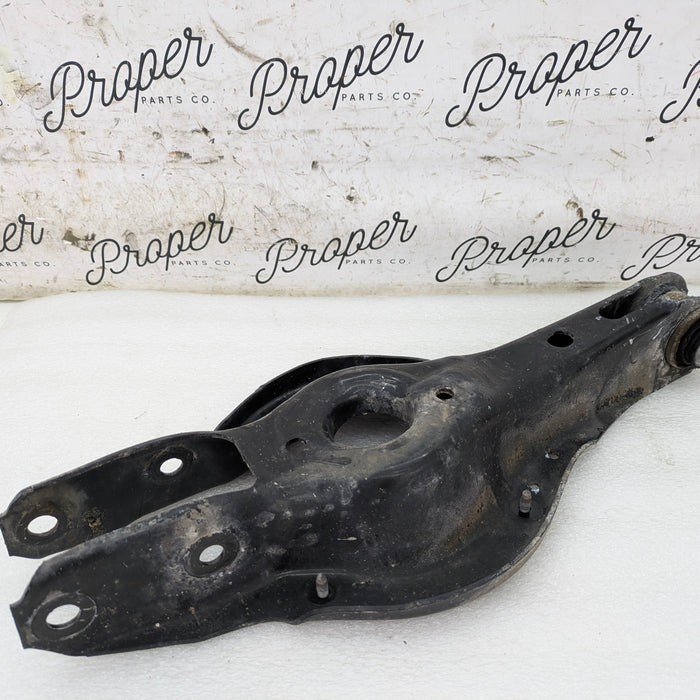 BMW F30 F31 F32 F33 F34 F36 3 & 4 Series Right/Left Rear Spring Perch Control Arm 6867540/6867541
