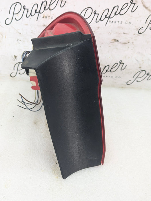 BMW E90 M3 335i 330i 328i 325i 323i Pre-LCI Right/Passenger Side Rear Outer Tail Light 7161956