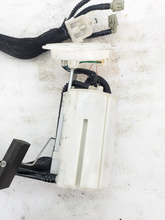 BMW E60 E61 M5/E63 E64 M6 Fuel Pump W/Level Sensor Right 2282690/2282689