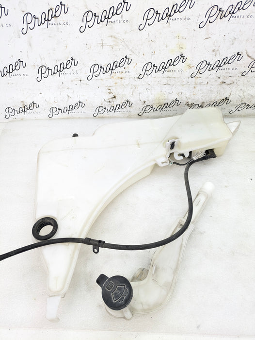 2018 Chevrolet 6th Gen Camaro 2SS Windshield Washer Fluid Reservoir Tank W/Level Sensor 84030301/23133253