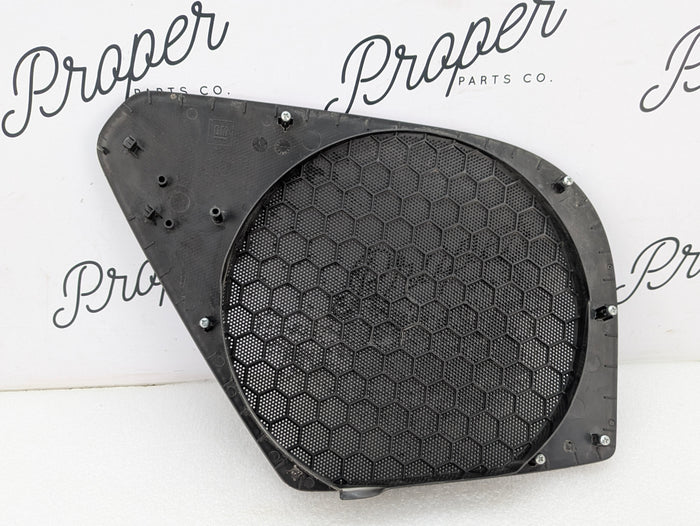 Chevrolet C7 Corvette Stingray Left/Driver Side Door Audio Speaker Grill Trim APY44525 *DAMAGED*