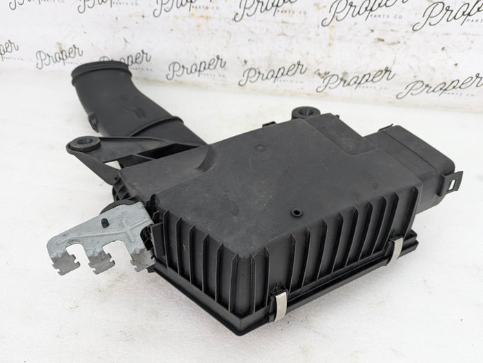 BMW E92 E90 E93 335xi 335i E82 E88 135i N55 Engine Intake Air Box Filter Housing 7599284