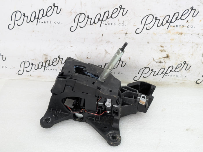 2018 Chevrolet 6th Gen Camaro 2SS Automatic Transmission Gear Shifter Selector Assembly 84069303