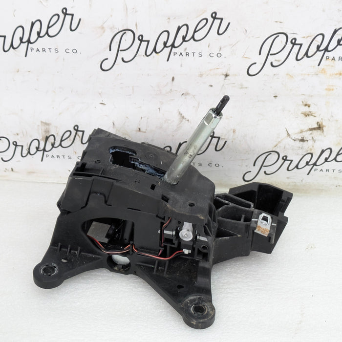 2018 Chevrolet 6th Gen Camaro 2SS Automatic Transmission Gear Shifter Selector Assembly 84069303