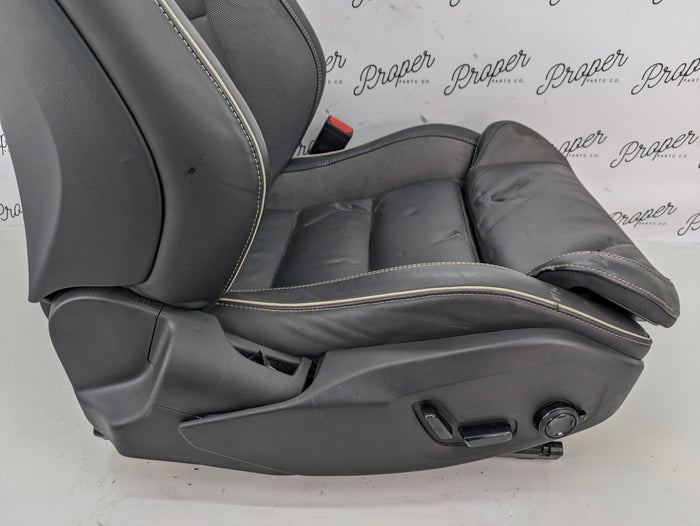2021 Volvo V60 T6 R-Design Front Right/Passenger Side Black Leather Heated Seat *DAMAGED*