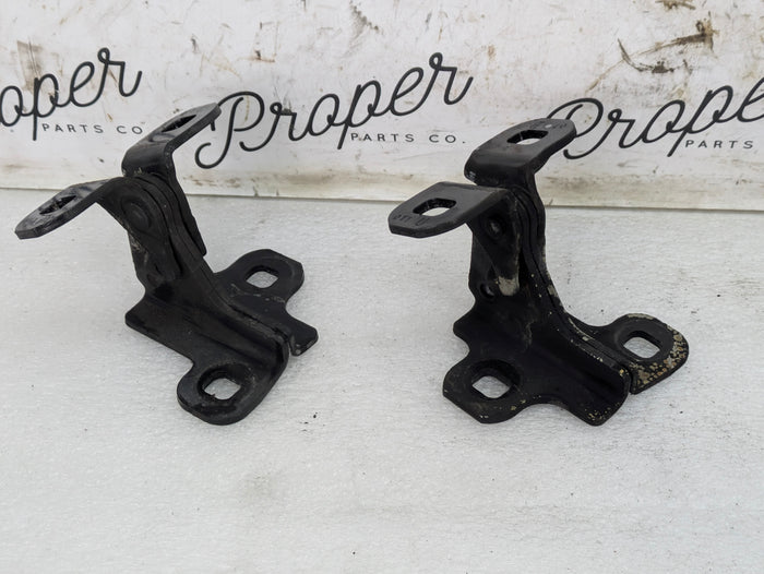 Chevrolet C7 Corvette Stingray Z51 Right/Passenger Side Door Upper & Lower Hinge Set Pair
