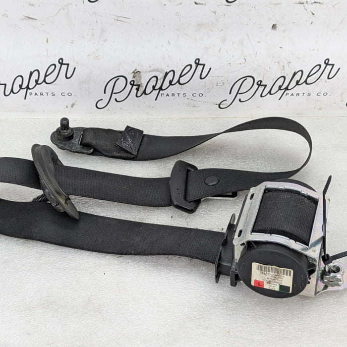 BMW E60 E61 530xi 550i 535xi 525xi Front Left Seat Belt Retractor 7068259