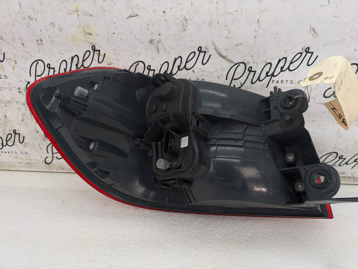 BMW F32 F36 F33 435xi 428xi 440xi 430xi Pre-LCI Right/Passenger Side Outer Tail Light 7296100 *NOTE*