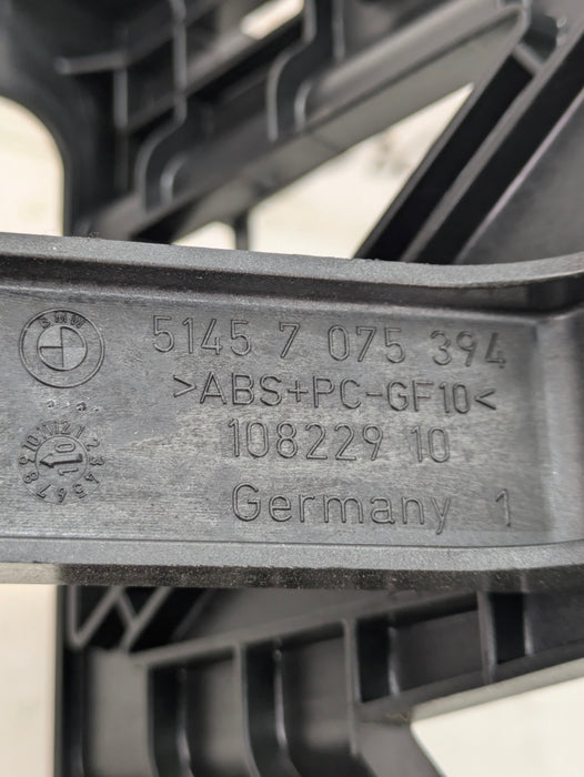 BMW E90 E92 E93 E91 3 Series Radio/iDrive Navigation Headunit Carrier Bracket Mount 7075394