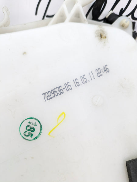 BMW E82 E88 135i 128i Windshield Washer Fluid Reservoir Tank 7229536/7075099/7264145