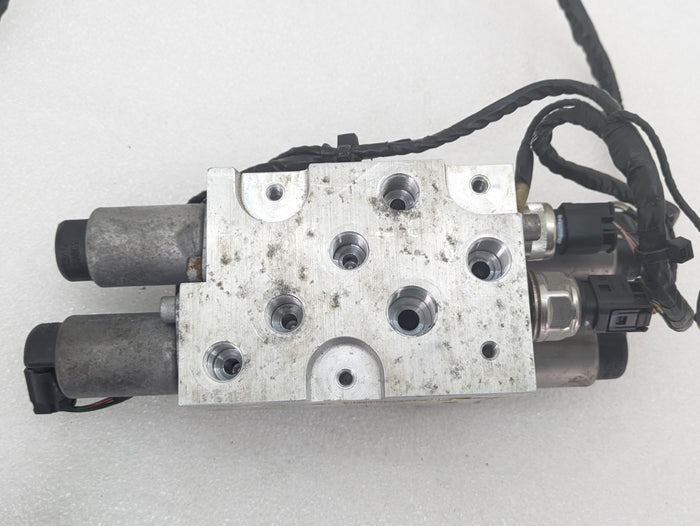 BMW E70 X5 M/E71 X6 M Dynamic Drive Adaptive Suspension Hydraulic Valve Block 37206794578