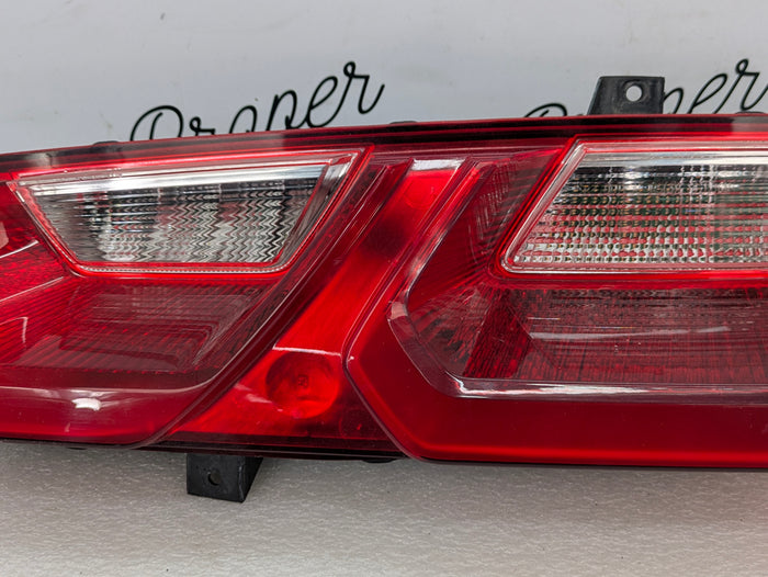 Chevrolet C7 Corvette Stingray Rear Right/Passenger Side Tail Light 23170470